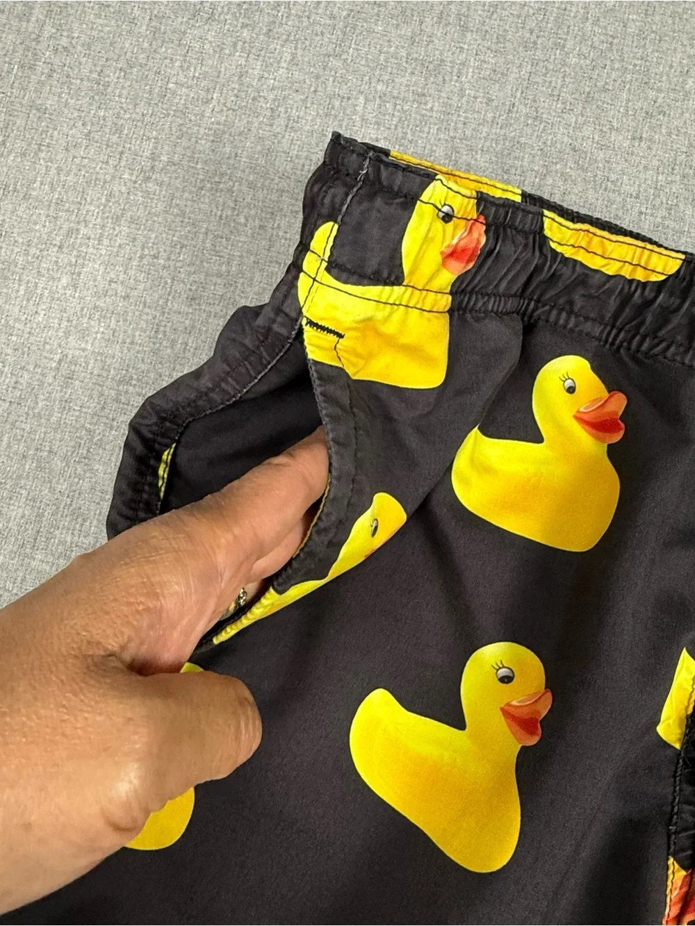 Neff Rubber Ducky Board Shorts Men's Small Black Yellow Swim Trunks